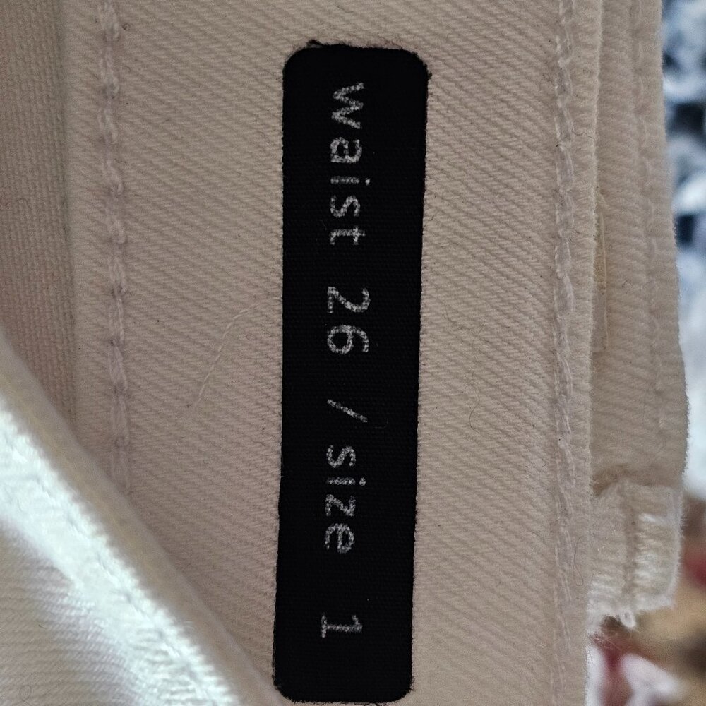 White pants small size 1 and 26 waist